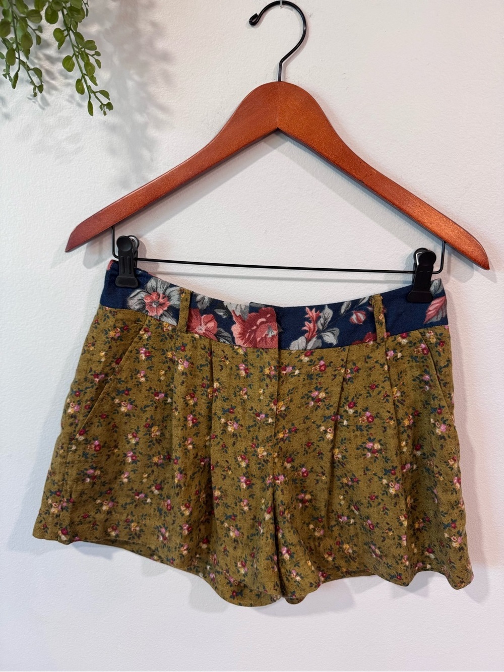 Anthropologie Corey Lynn Calter Olive Floral High-Waist Shorts Sz 2